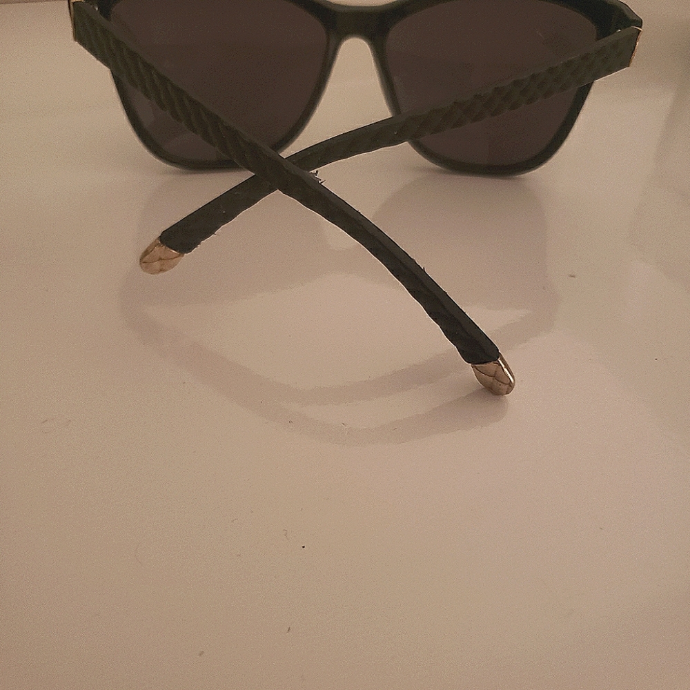 πBlack Polarized Cat Eye Sunglassesπ - Picture 3 of 4